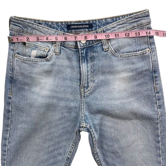 Calvin Klein Jeans Mid Rise Slim Light Wash Womens 26x30 Stretch Ripped Knee - Picture 2 of 9